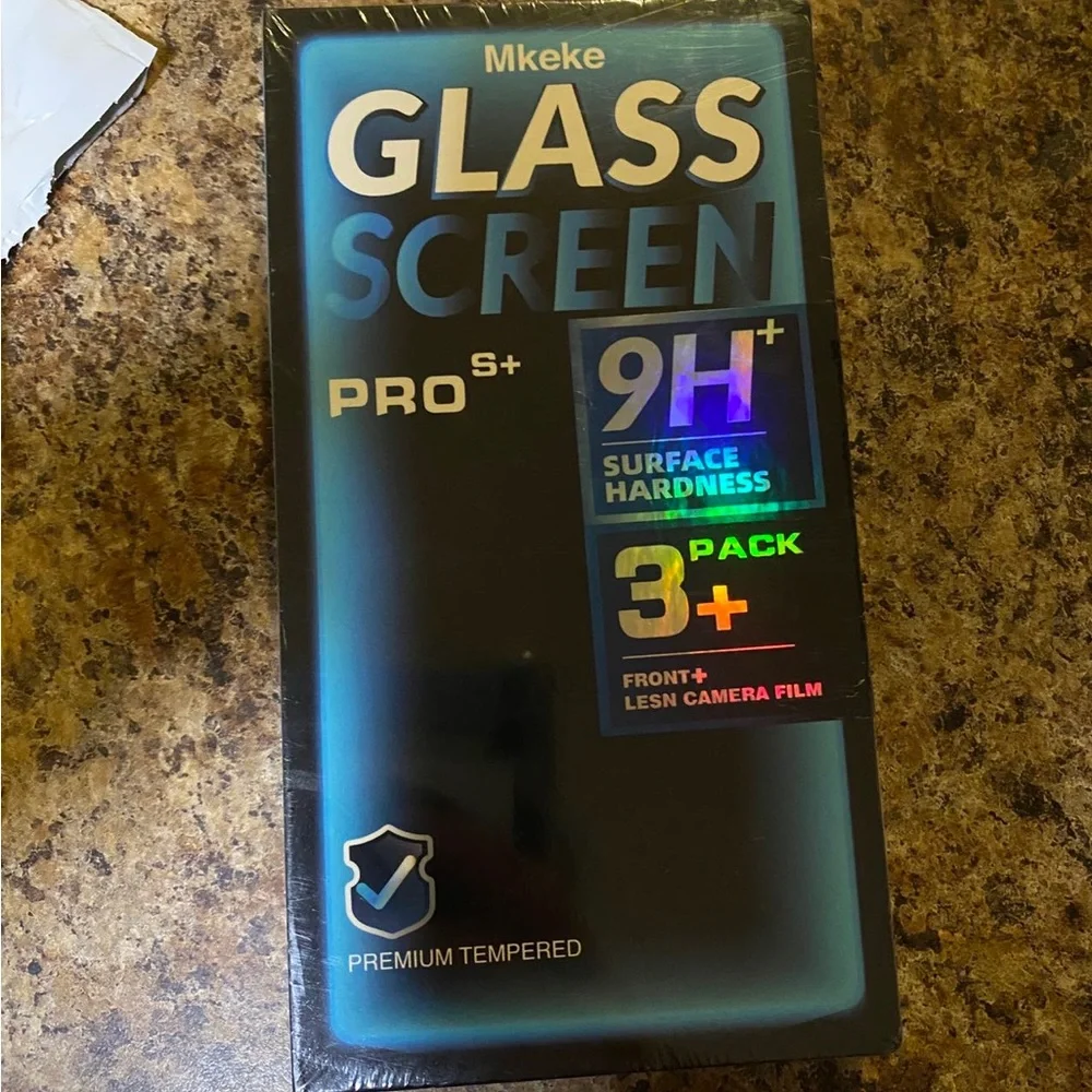 Iphone 14 screen protector